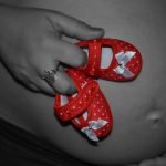 Konst och graviditet med babyskor 23